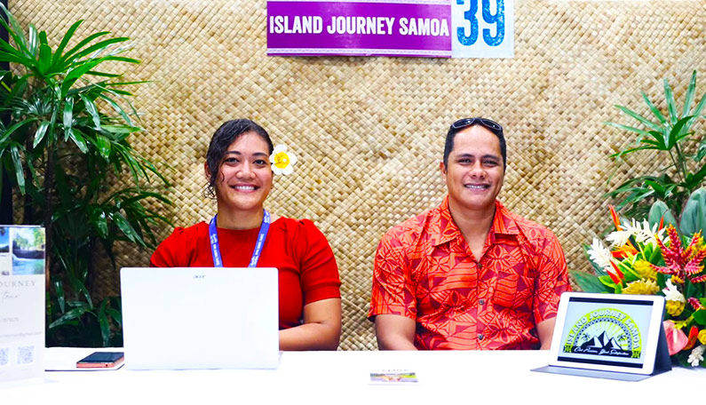 Island Journey Samoa Tours - Rachel and Sam Lasoo